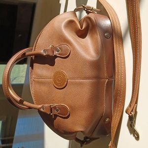 Tan/brown leather vintage Liz Claiborne tote bag with shoulder strap